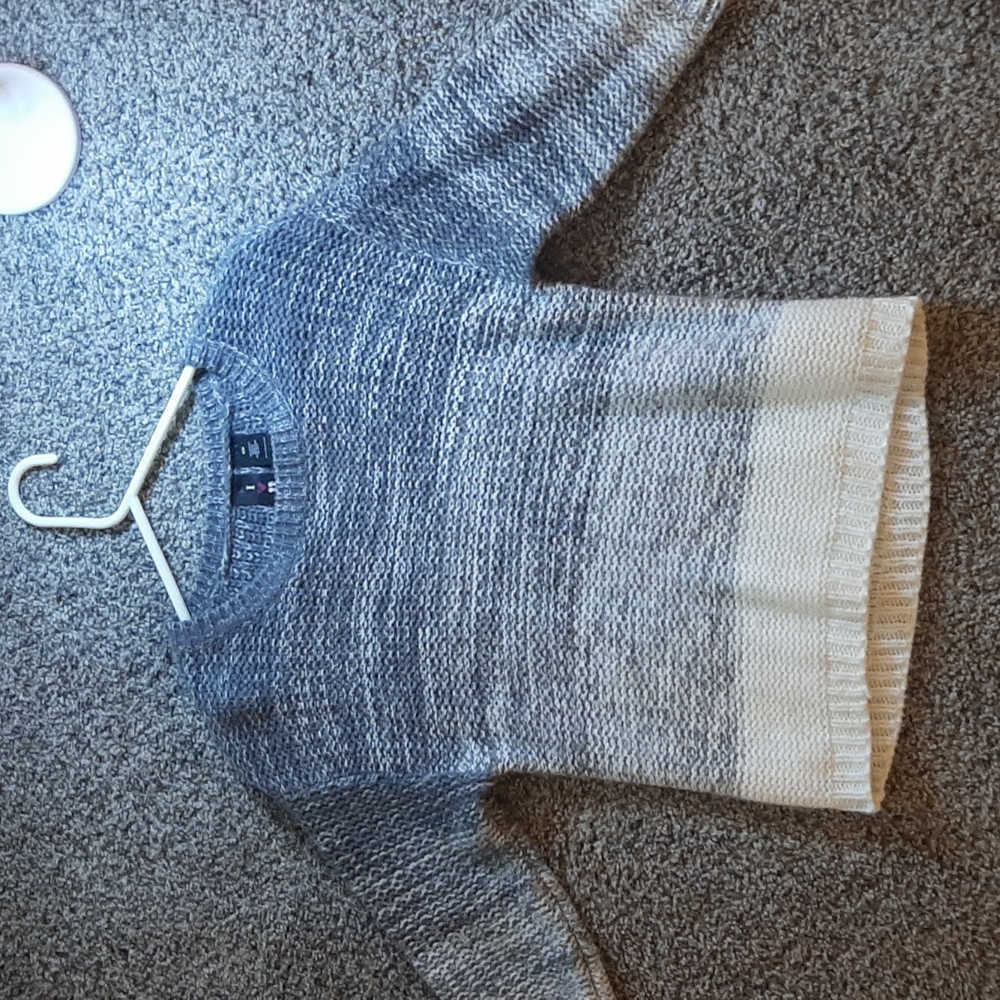 Quarter sleeve ombre sweater